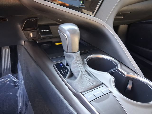 Used 2023 Toyota Camry SE w/ Cold Weather Package FWD image 20