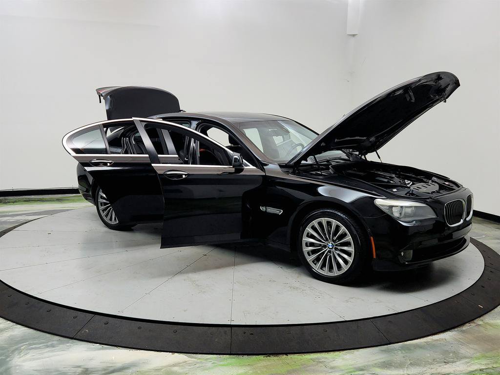 Used 2012 BMW 740i RWD image 9