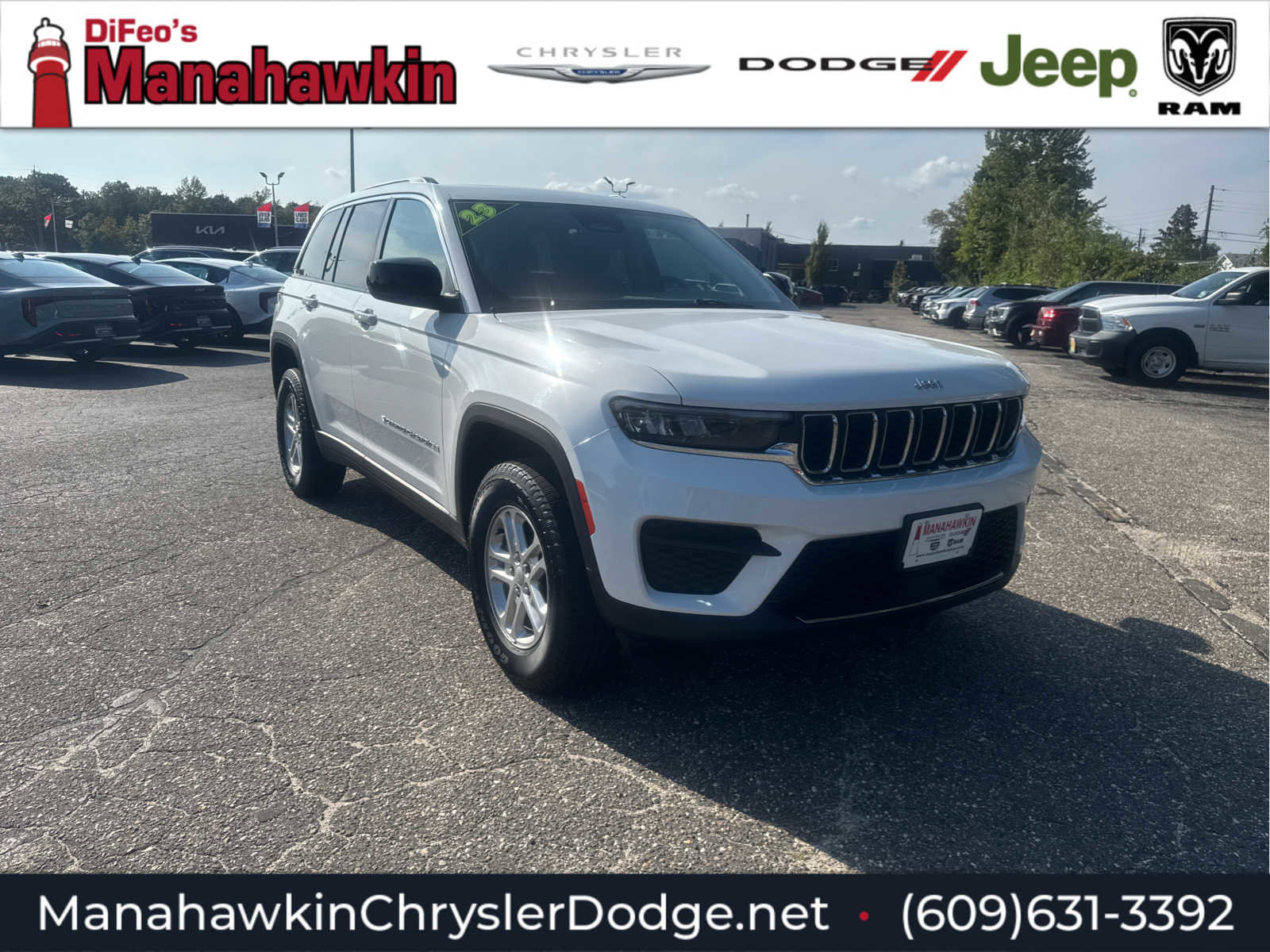 Certified 2023 Jeep Grand Cherokee Laredo image 1