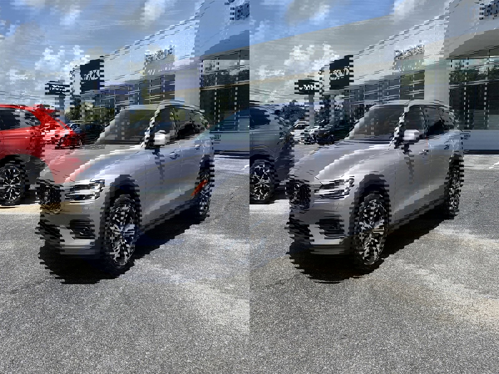 New 2026 Volvo V60 B5 Cross Country Plus w/ Protection Package Premier