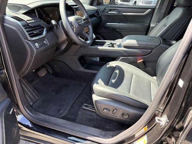 Used 2024 GMC Acadia Elevation w/ Luxury Package image 9