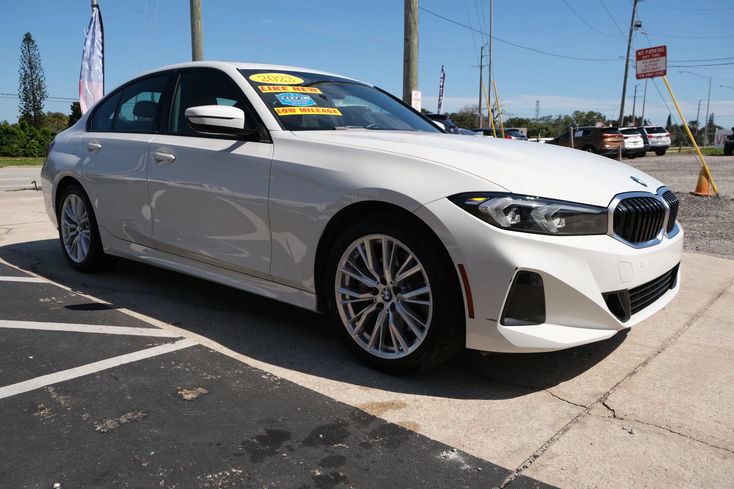 Used 2023 BMW 330i Sedan w/ Driving Assistance Package RWD image 3