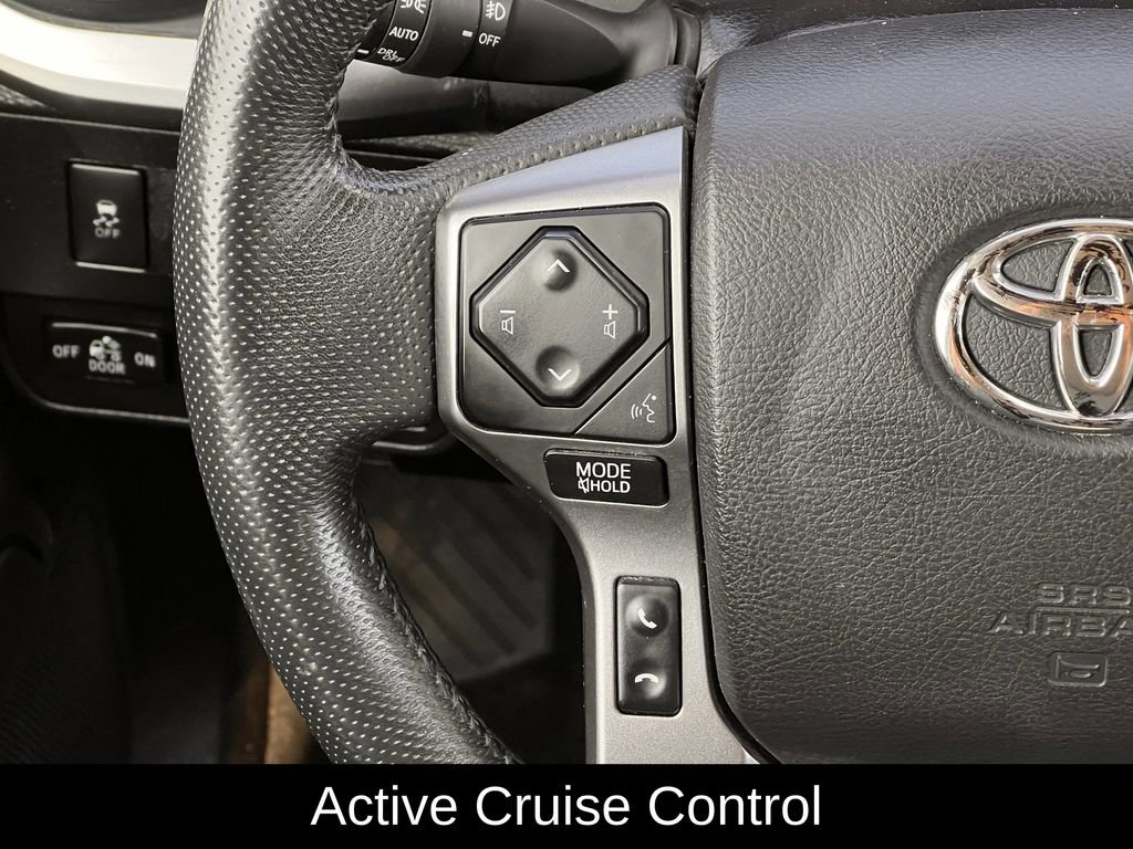 Used 2022 Toyota Tacoma TRD Off-Road image 16