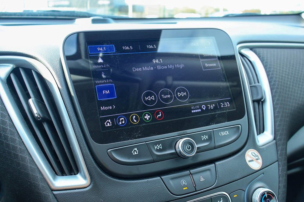 Used 2023 Chevrolet Malibu LT image 3