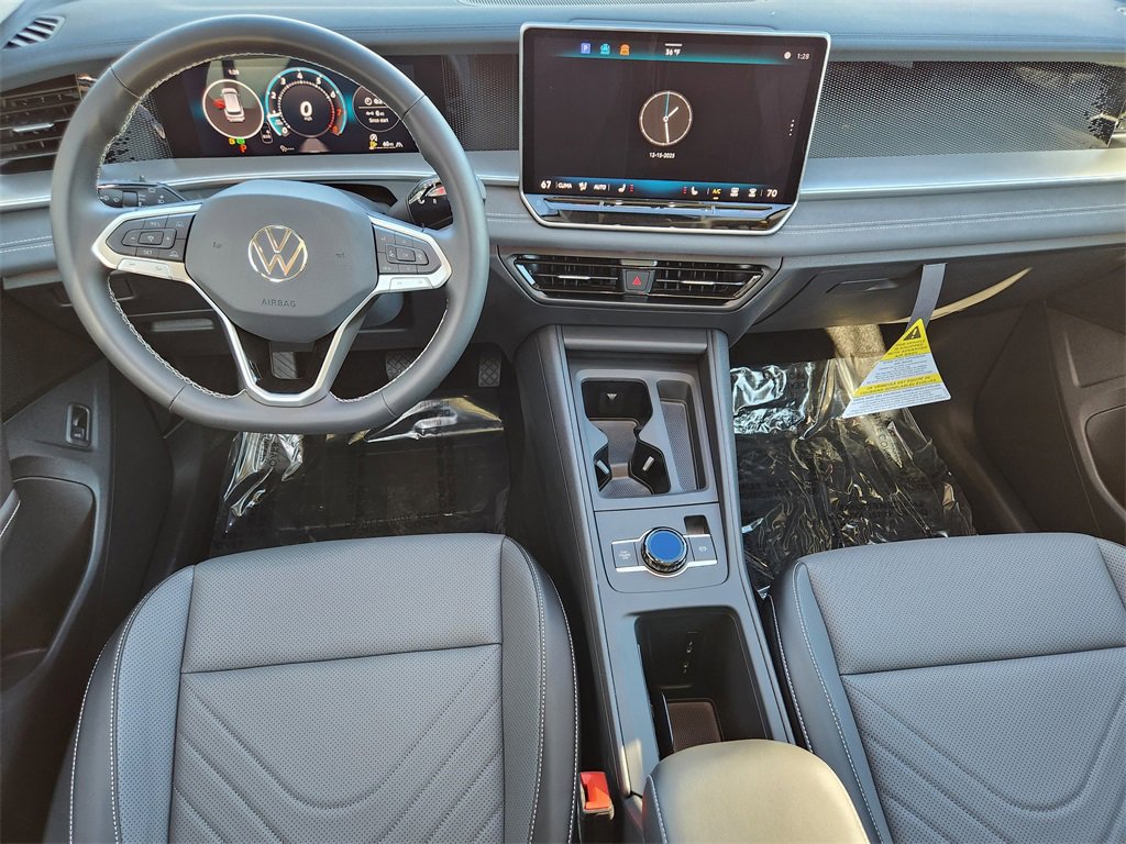 New 2026 Volkswagen Tiguan SE image 2