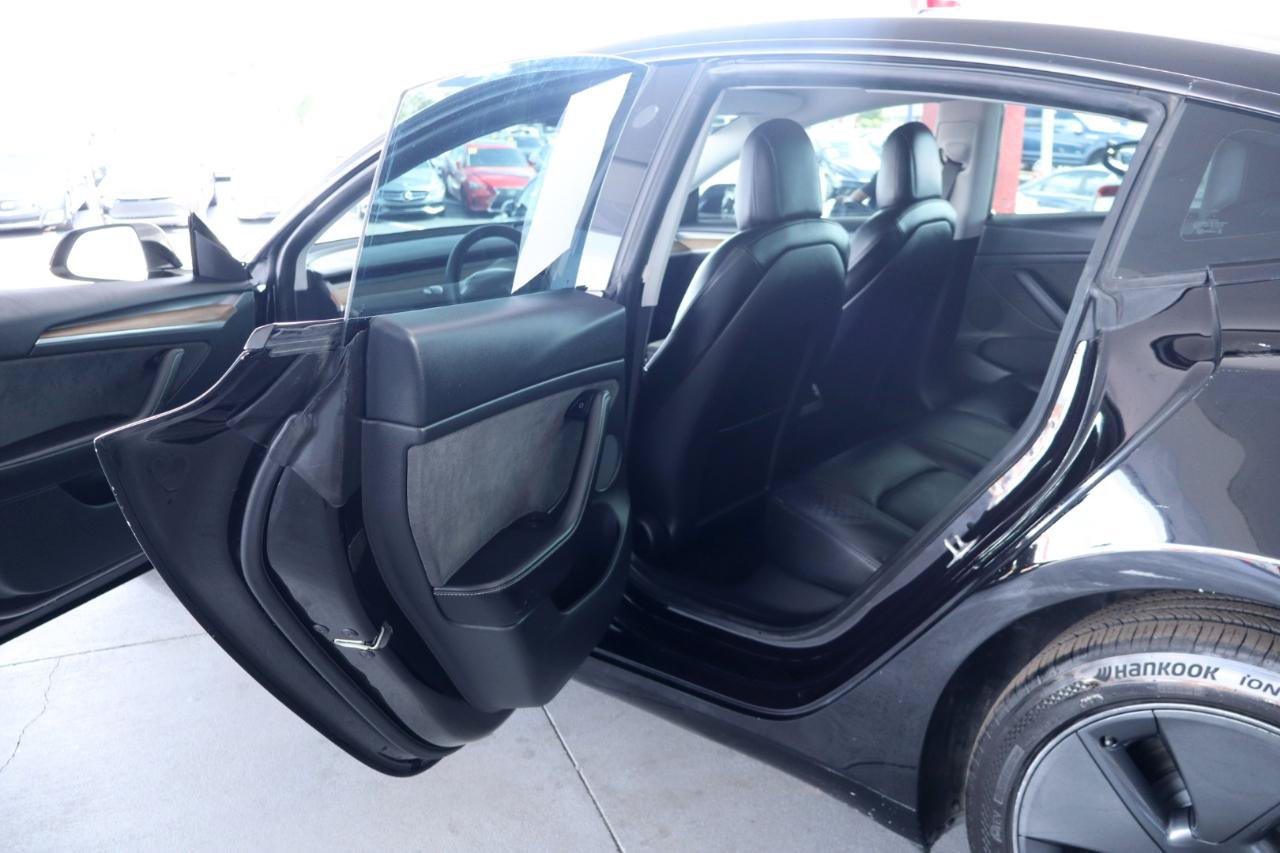 Used 2022 Tesla Model 3 Long Range AWD/4WD image 29