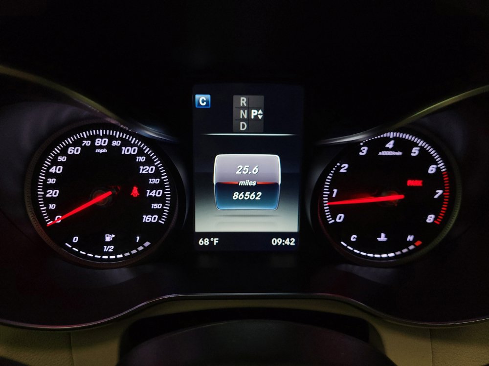 Used 2019 Mercedes-Benz GLC 300 4MATIC image 23
