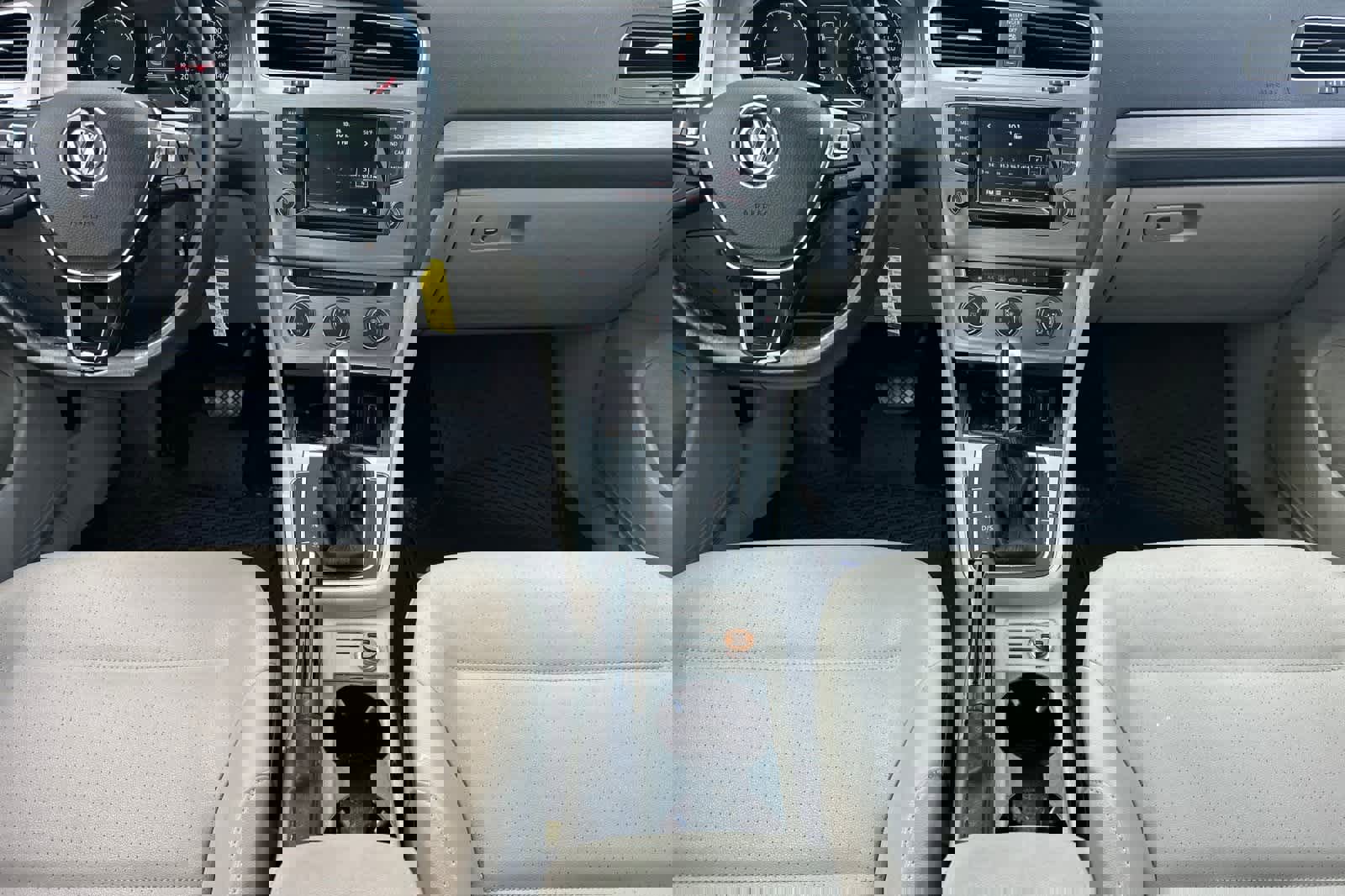 Used 2015 Volkswagen Golf TDI SE image 4