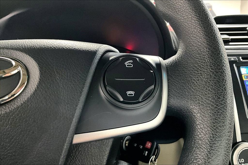 Used 2012 Toyota Camry LE image 12