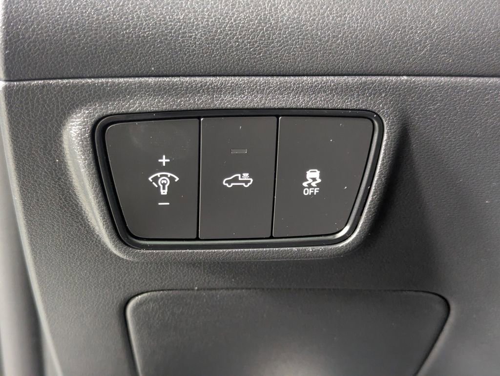 Used 2022 Hyundai Santa Cruz SEL Premium image 13