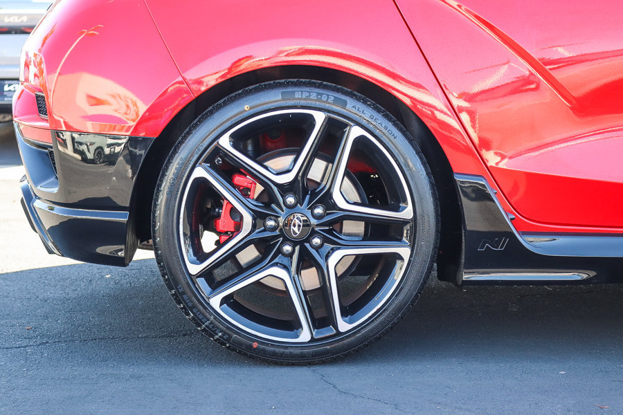 Used 2022 Hyundai Veloster N FWD image 13
