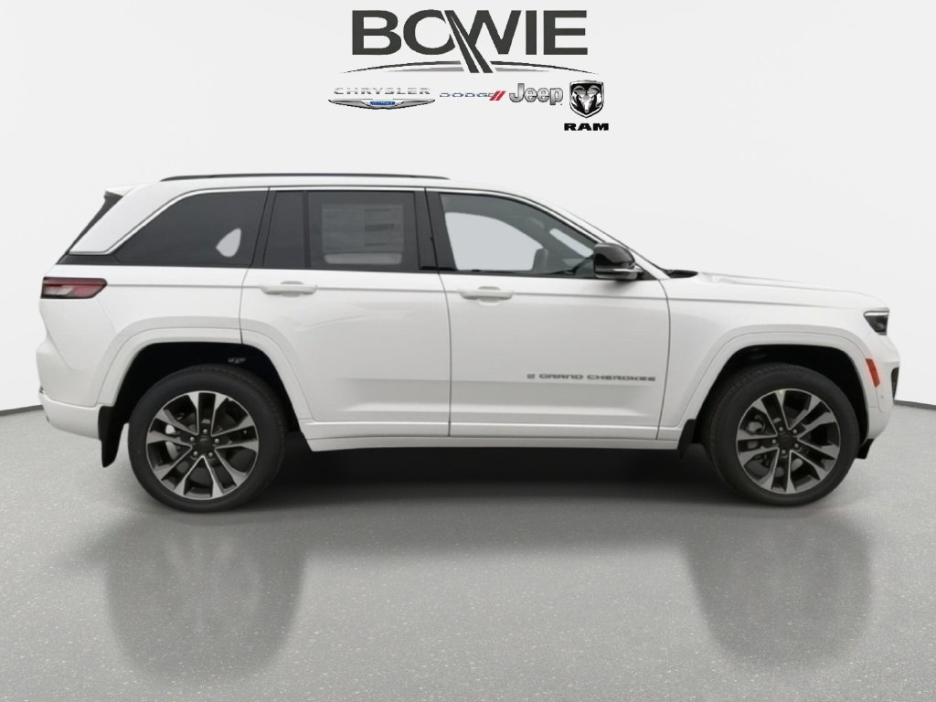 New 2025 Jeep Grand Cherokee Overland w/ MOPAR Finishing Package AWD/4WD image 7