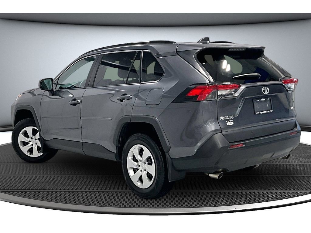 Used 2021 Toyota RAV4 LE image 14