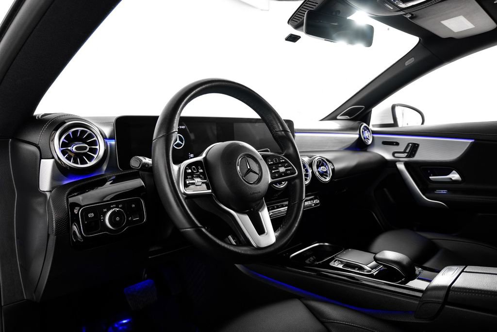 Used 2020 Mercedes-Benz CLA 250 image 3