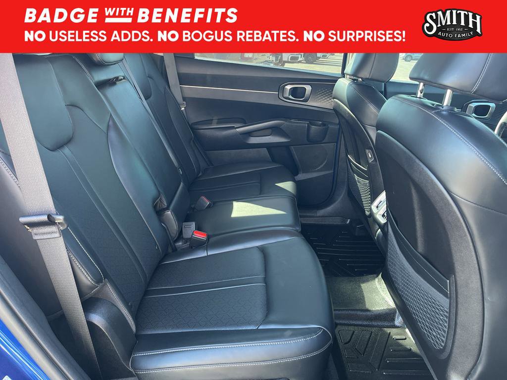 Used 2023 Kia Sorento S image 11