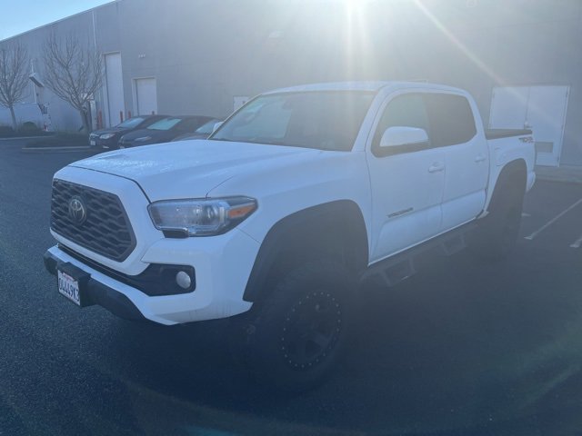 Used 2022 Toyota Tacoma TRD Off-Road image 1