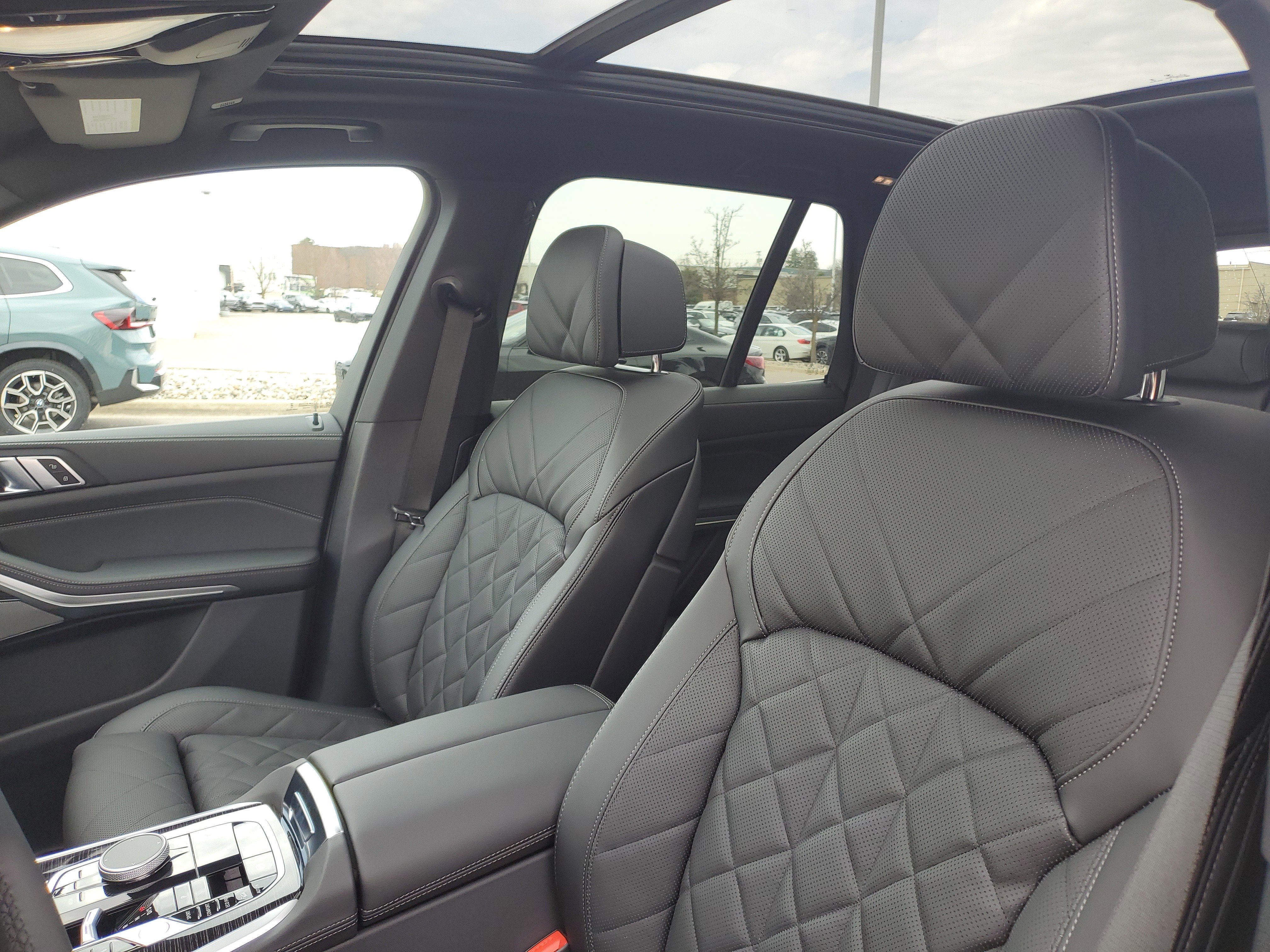 New 2026 BMW X5 xDrive40i w/ M Sport Package AWD/4WD image 7