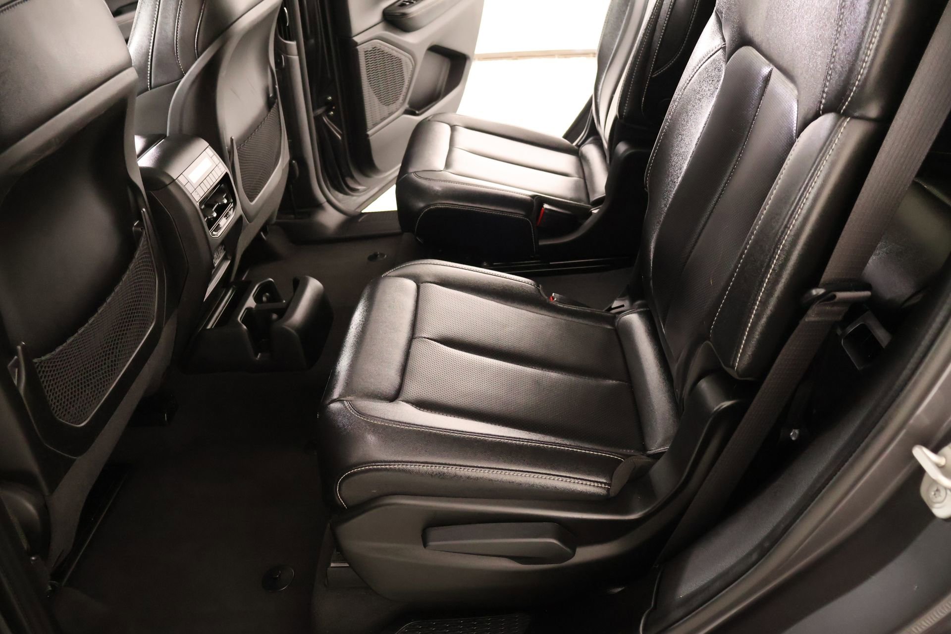 Used 2024 Jeep Grand Cherokee L Limited w/ Luxury Tech Group II AWD/4WD image 13