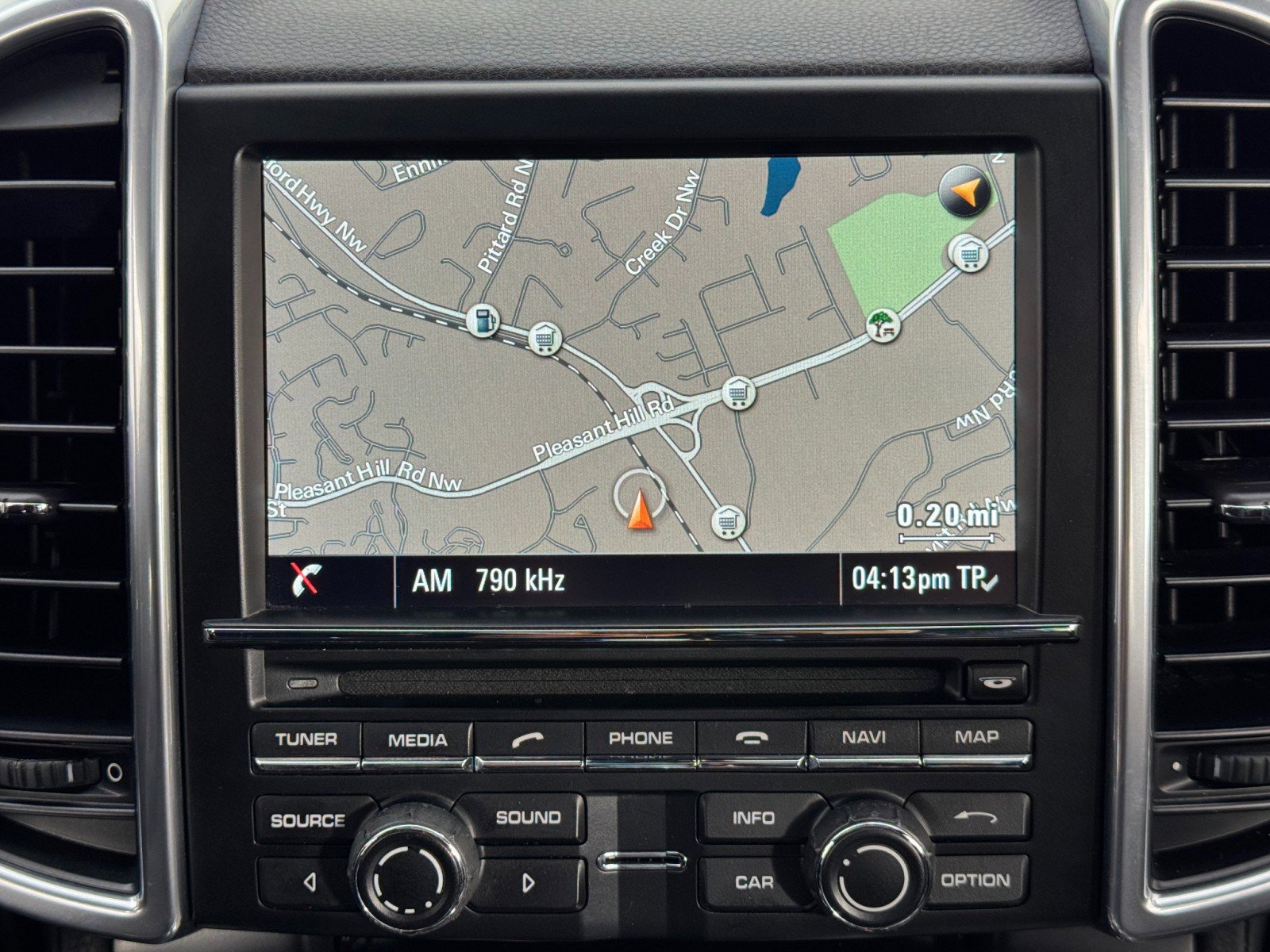 Used 2014 Porsche Cayenne AWD/4WD image 24