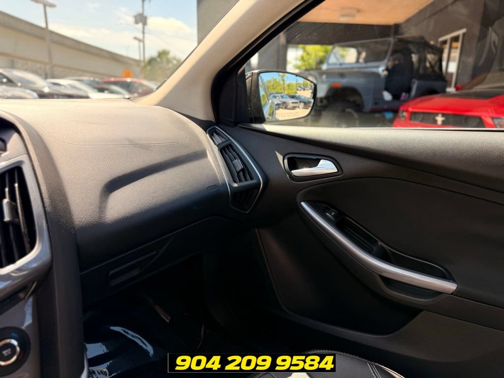 Used 2014 Ford Focus Titanium FWD image 19