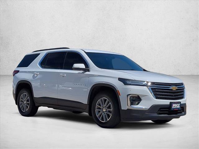 Used 2023 Chevrolet Traverse LT image 3