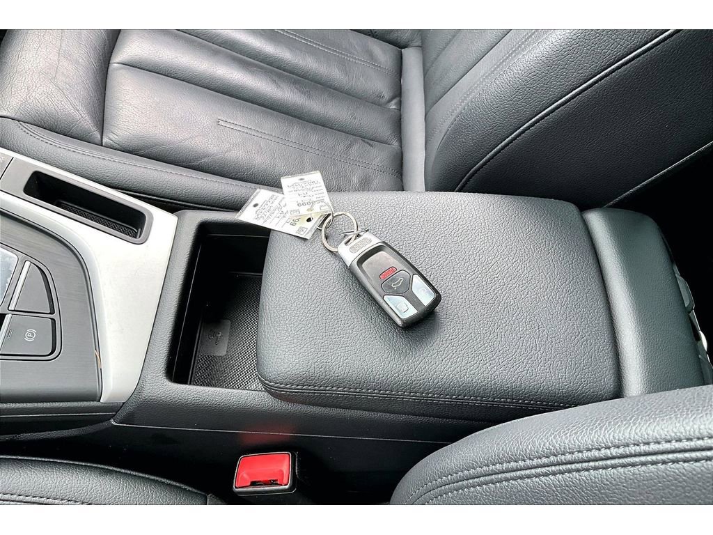 Used 2017 Audi A4 2.0T Premium image 11