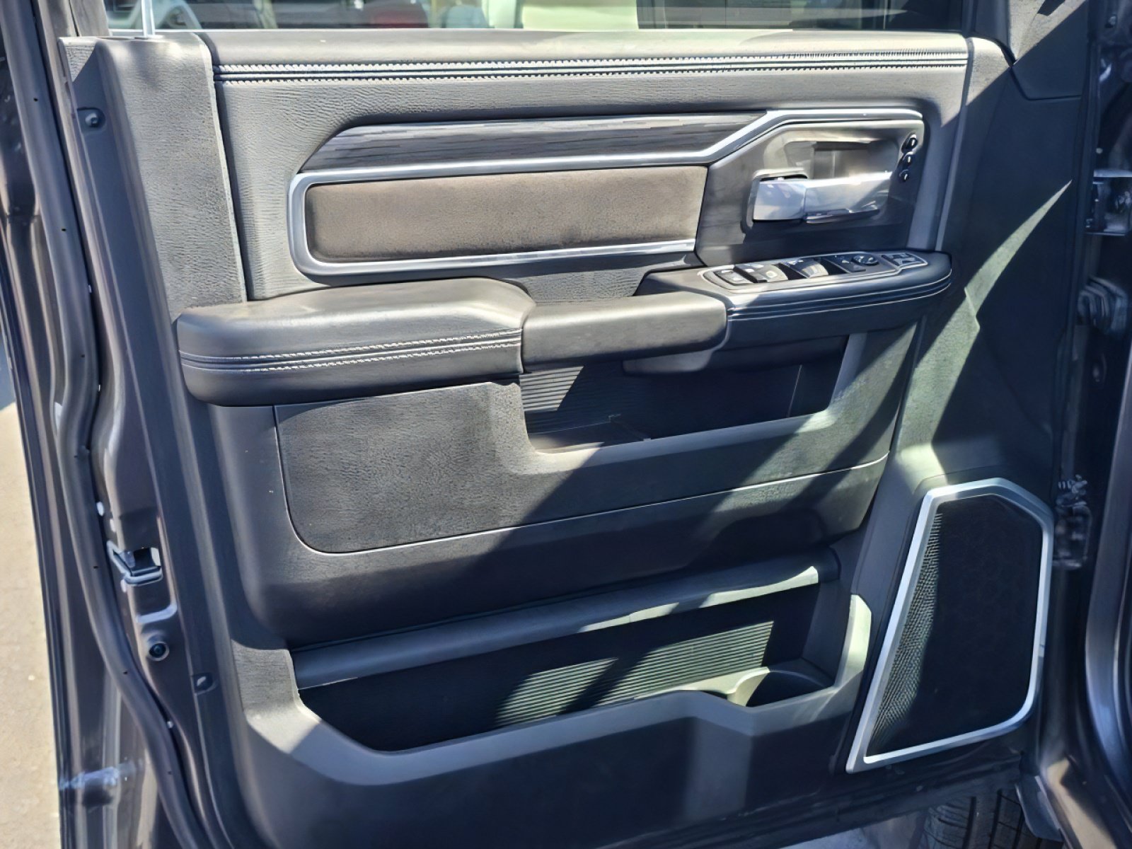 Used 2024 RAM 3500 Laramie w/ Night Edition AWD/4WD image 21