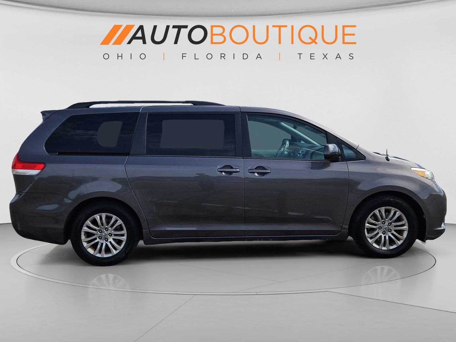 Used 2013 Toyota Sienna XLE FWD image 6