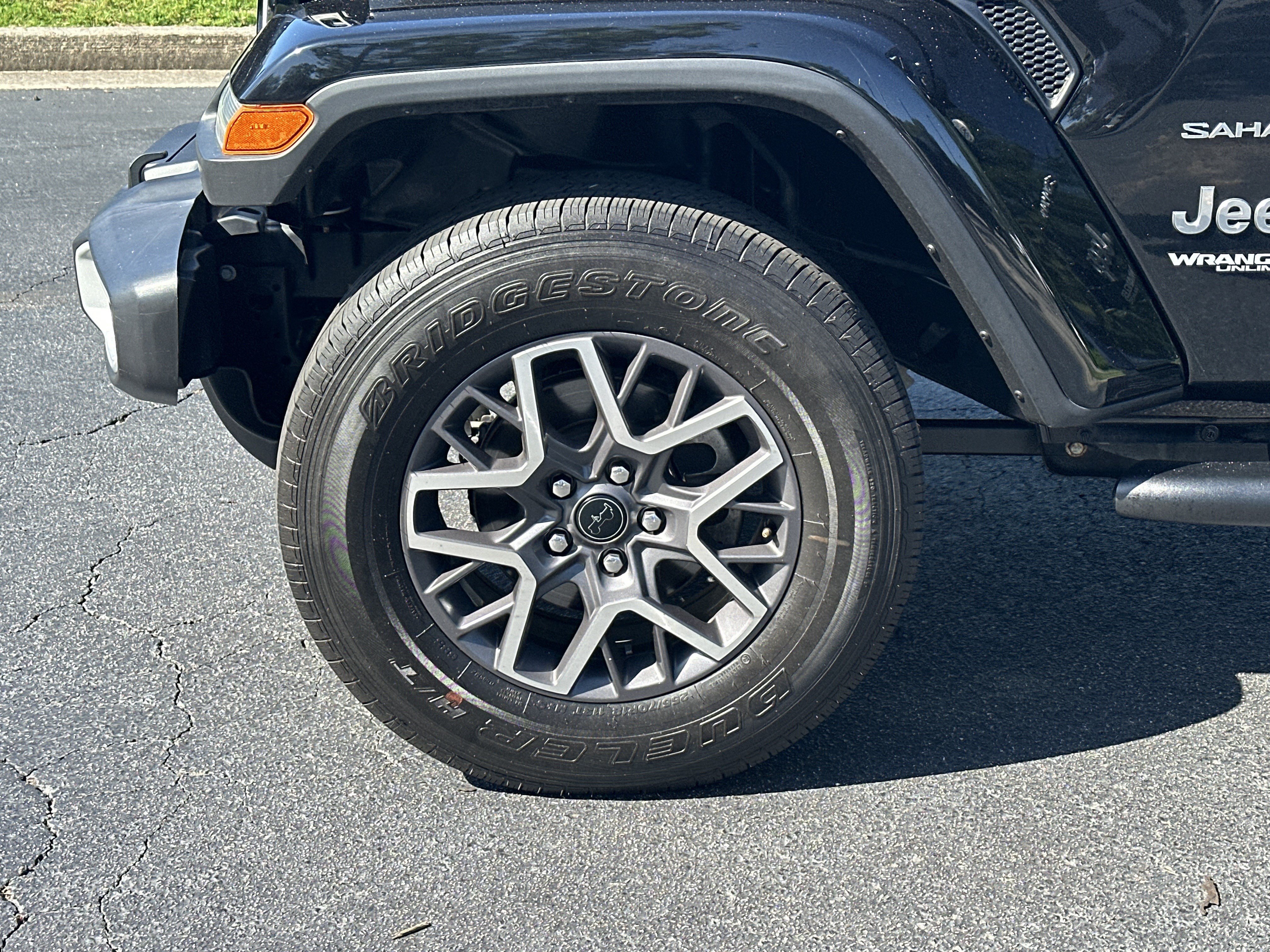 Used 2021 Jeep Wrangler Unlimited Sahara AWD/4WD image 11