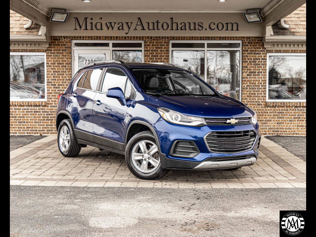 Used 2017 Chevrolet Trax LT w/ Sun & Sound Package image 2