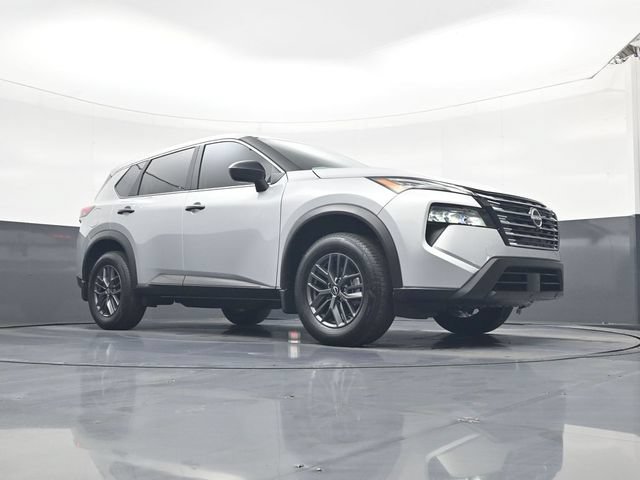 Certified 2025 Nissan Rogue S FWD image 15