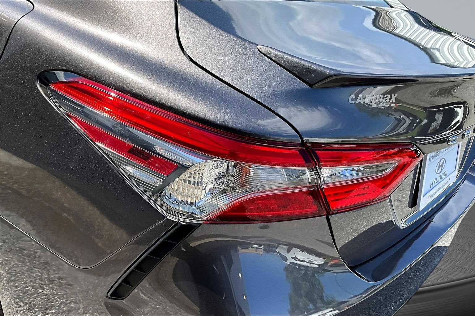 Used 2018 Toyota Camry SE FWD image 20
