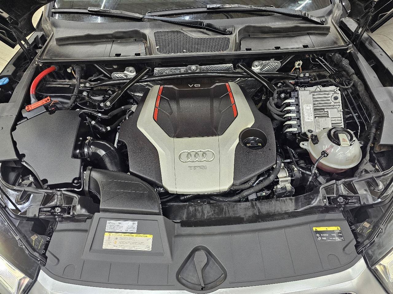 Used 2018 Audi SQ5 Premium Plus w/ S Sport Package AWD/4WD image 43