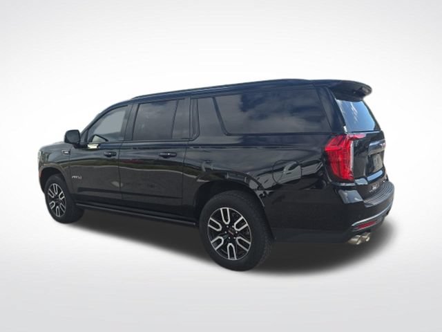 Used 2022 GMC Yukon XL AT4 w/ Technology Package AWD/4WD image 5