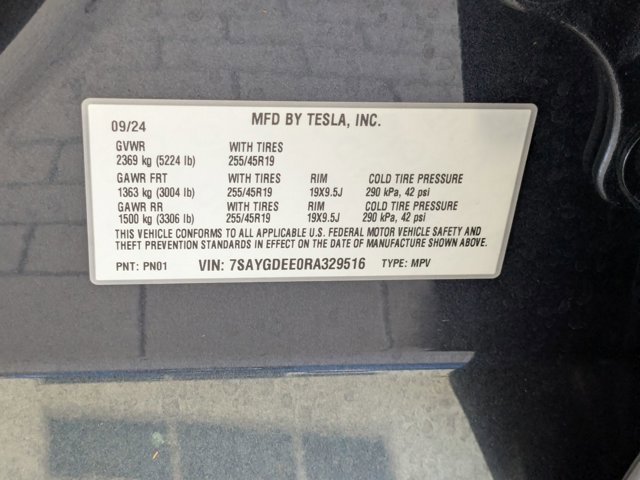 Used 2024 Tesla Model Y Long Range AWD/4WD image 23