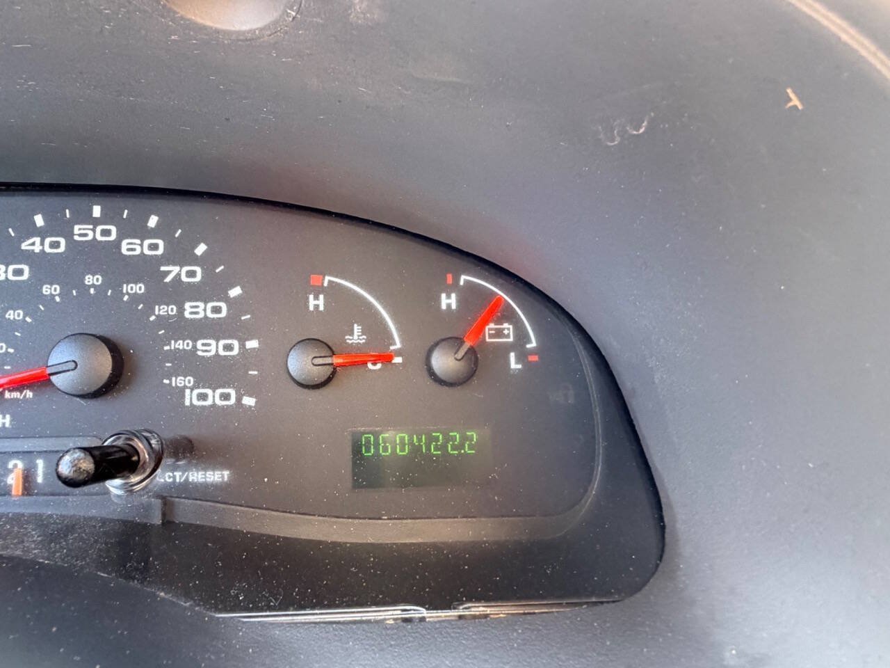 Used 2006 Ford E-350 and Econoline 350 XL RWD image 10