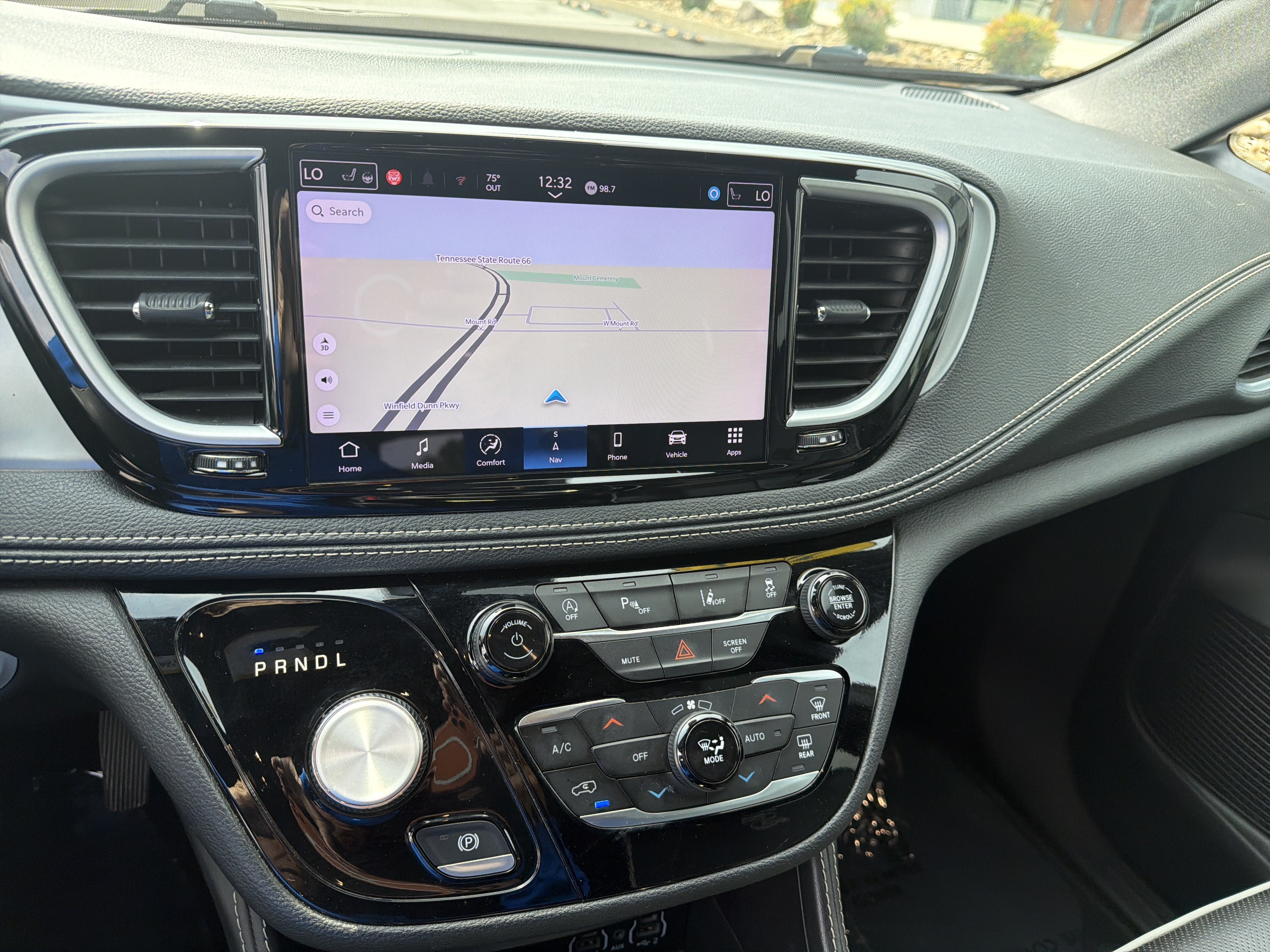 Used 2025 Chrysler Pacifica Limited FWD image 35