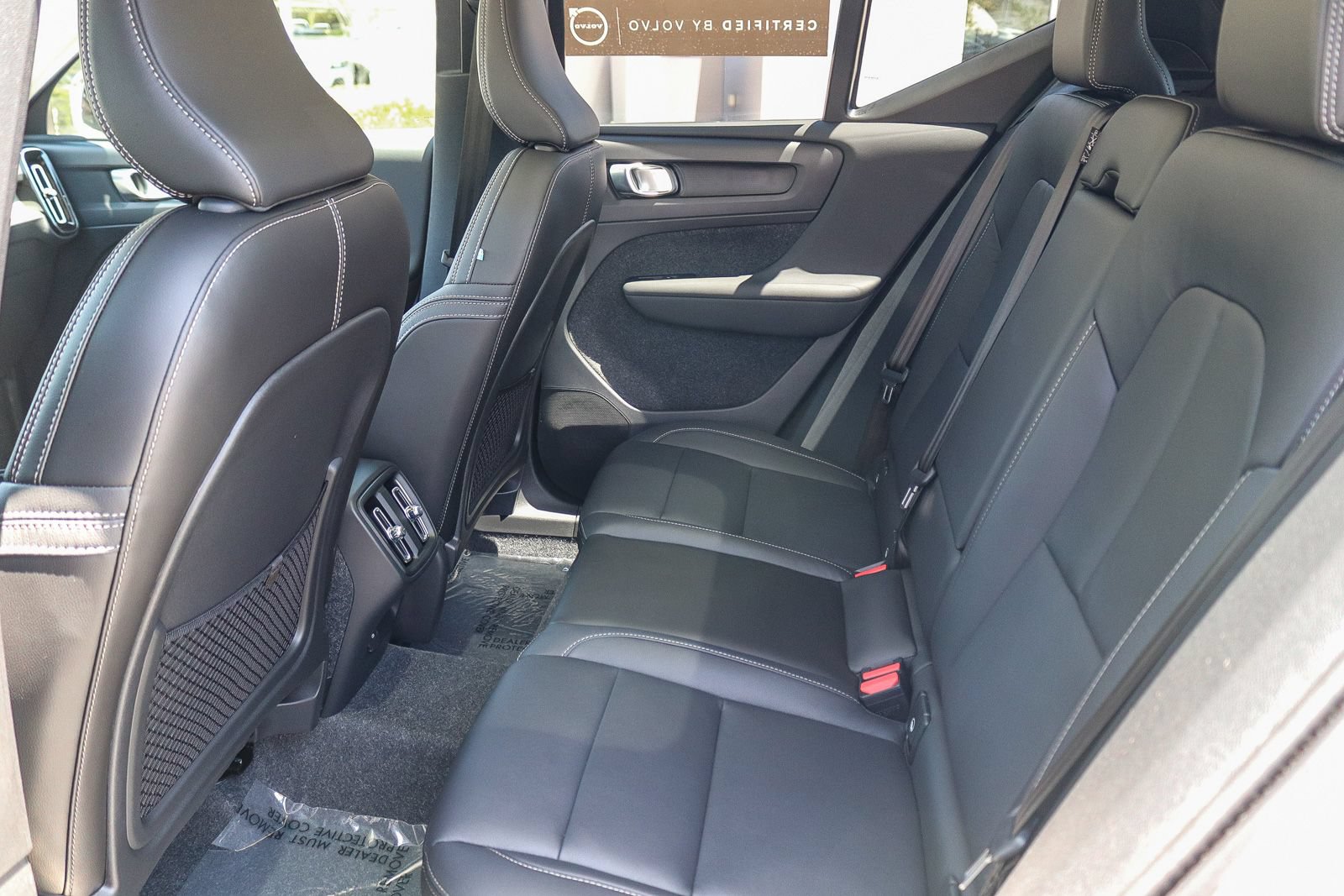 Certified 2026 Volvo XC40 B4 Core FWD image 19