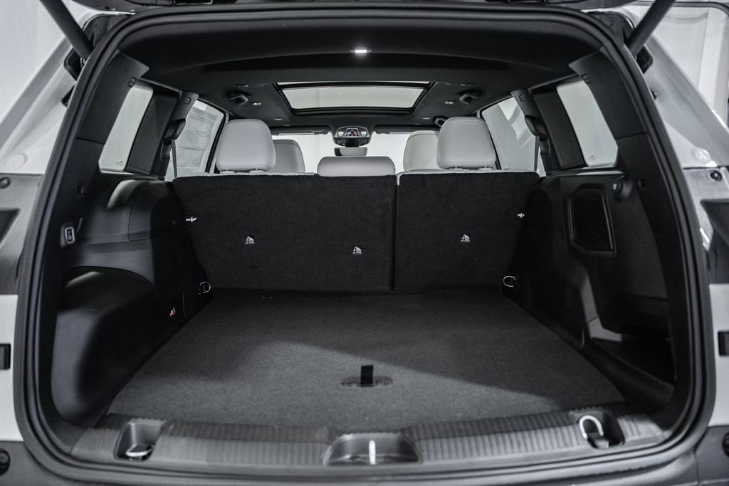 New 2026 Jeep Cherokee Overland w/ Advanced Pro Tech Group image 10