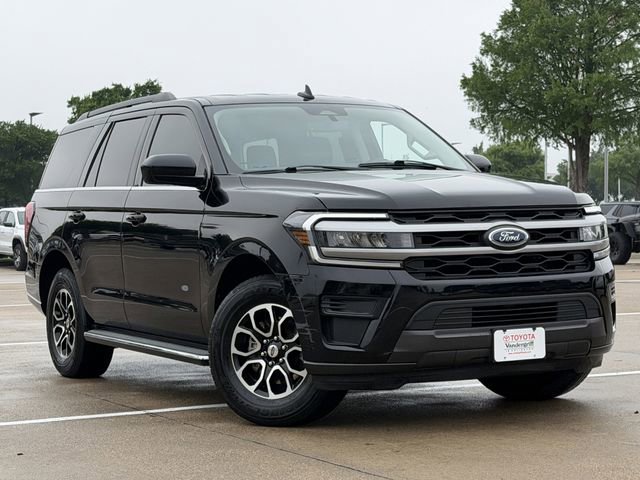 Used 2022 Ford Expedition XLT RWD image 2
