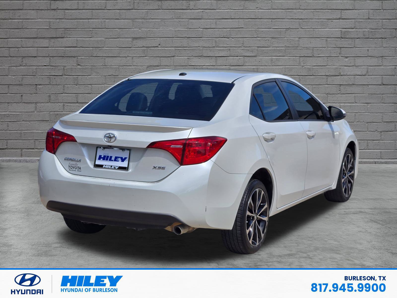 Used 2018 Toyota Corolla XSE FWD image 4