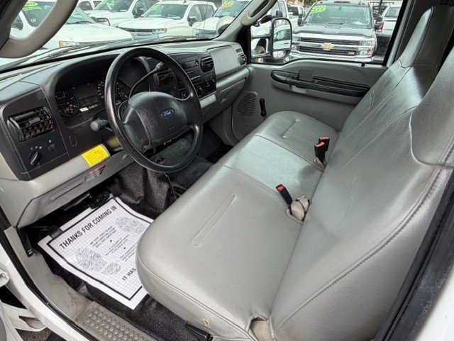 Used 2006 Ford F550 4x4 Regular Cab Super Duty image 13
