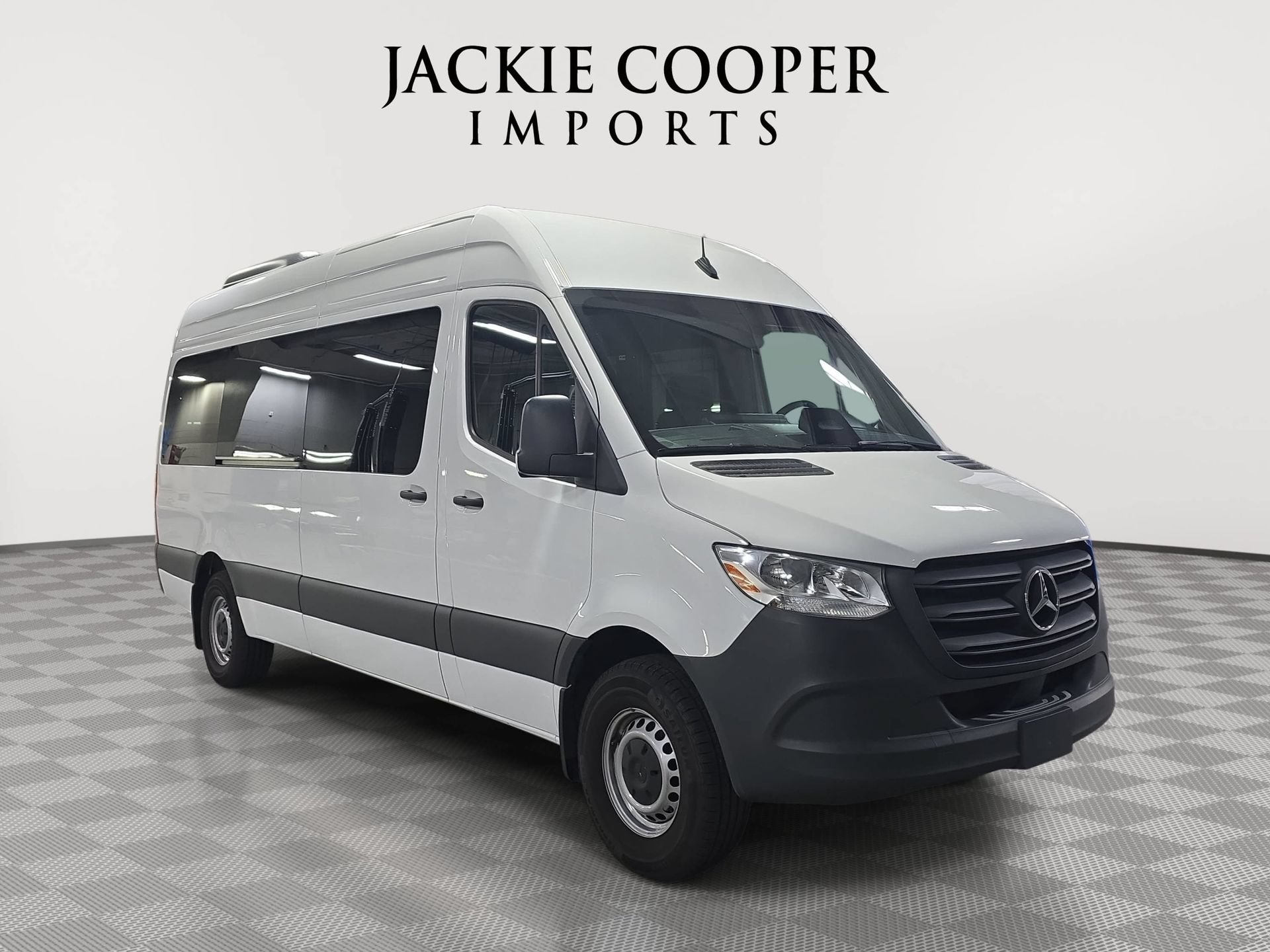 Used 2025 Mercedes-Benz Sprinter 2500 image 3