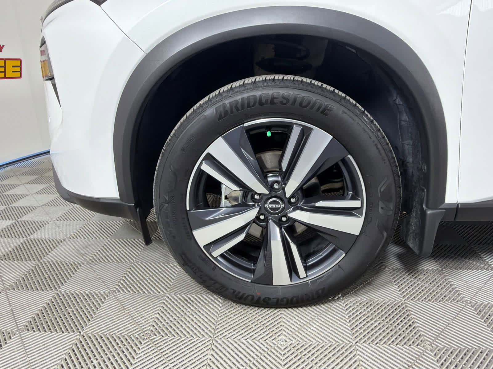 Used 2024 Nissan Rogue SL image 10