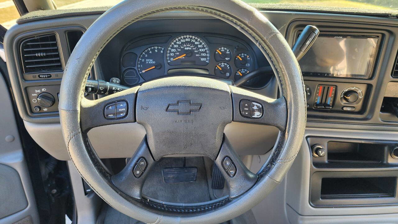 Used 2005 Chevrolet Avalanche LS w/ Preferred Equipment Group image 29