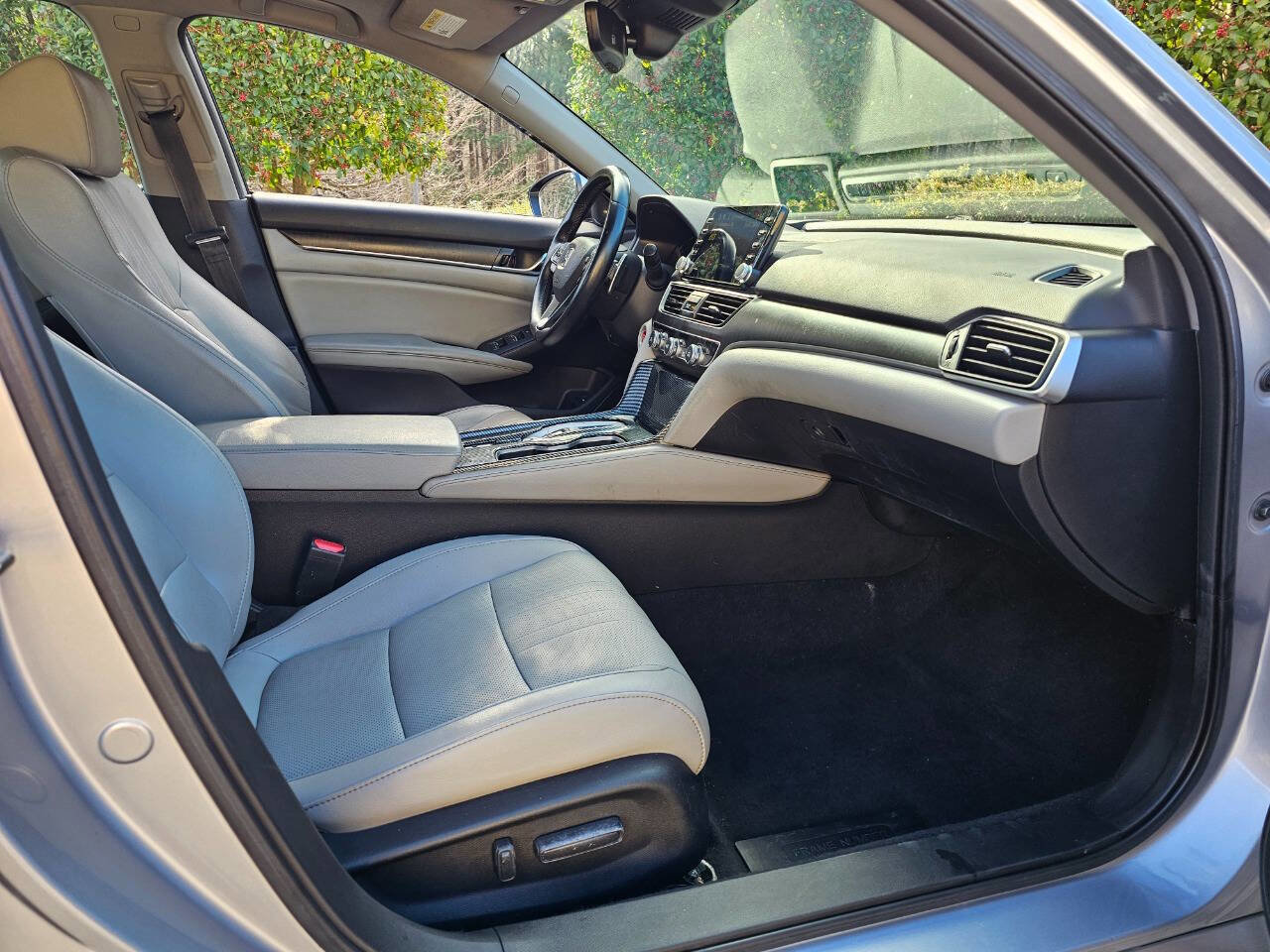 Used 2019 Honda Accord Touring image 36