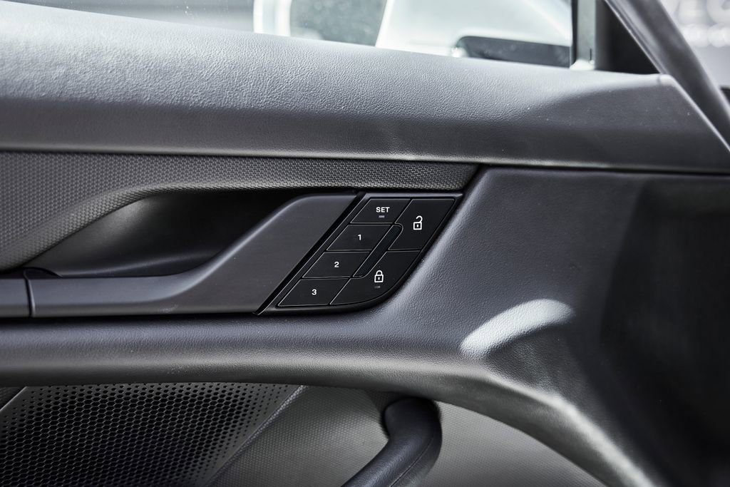 Used 2022 Porsche Taycan 4 Cross Turismo image 34