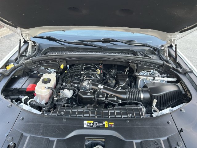 Used 2023 Jeep Grand Cherokee Limited AWD/4WD image 19