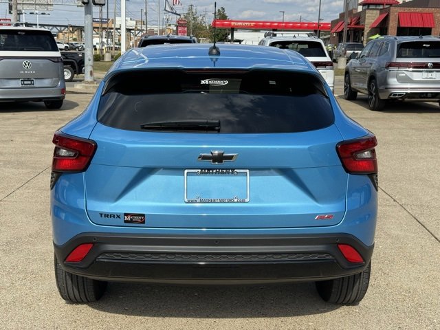 Used 2025 Chevrolet Trax RS w/ Sunroof Package image 4