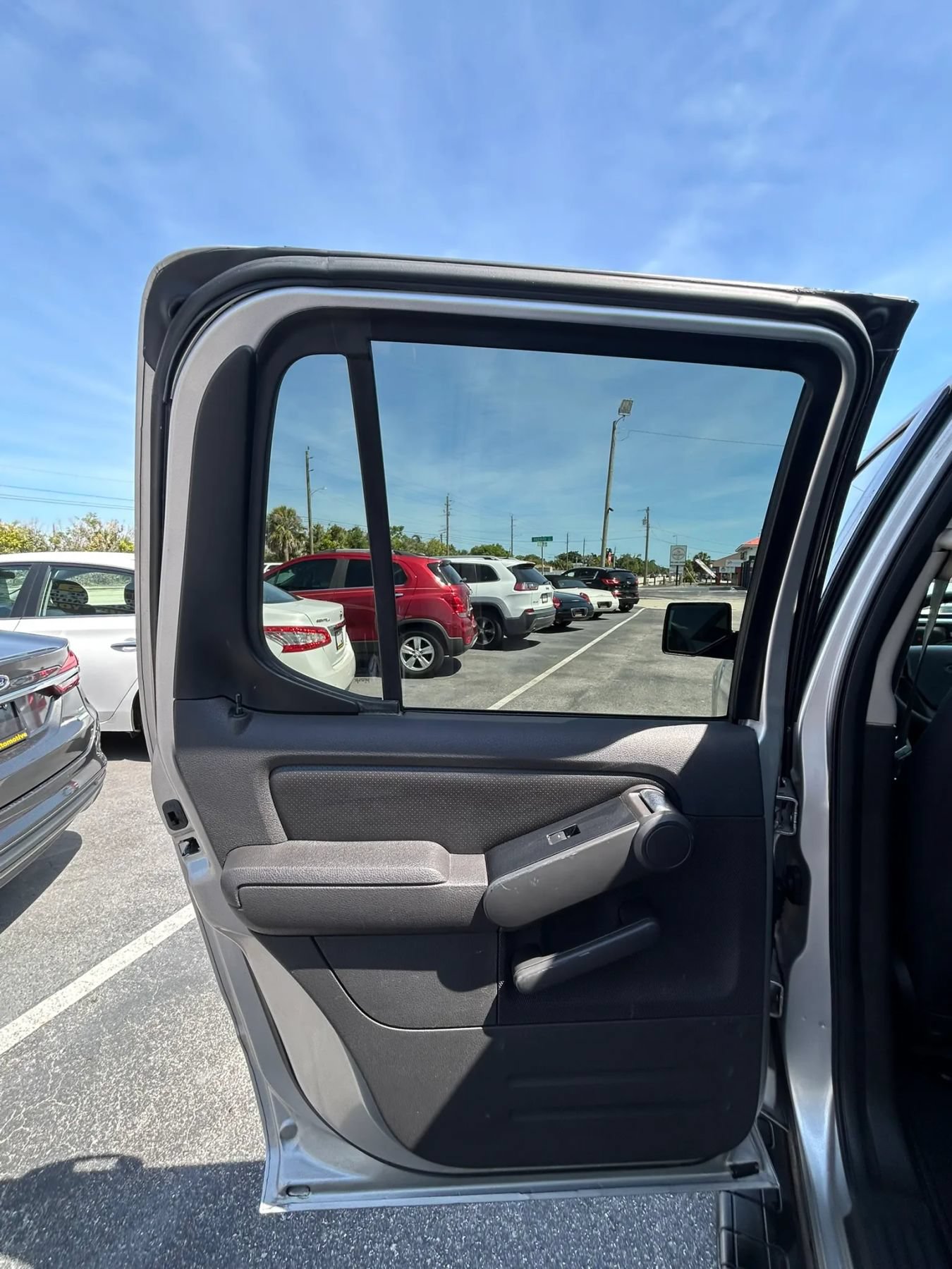 Used 2008 Ford Explorer Sport Trac Limited RWD image 21
